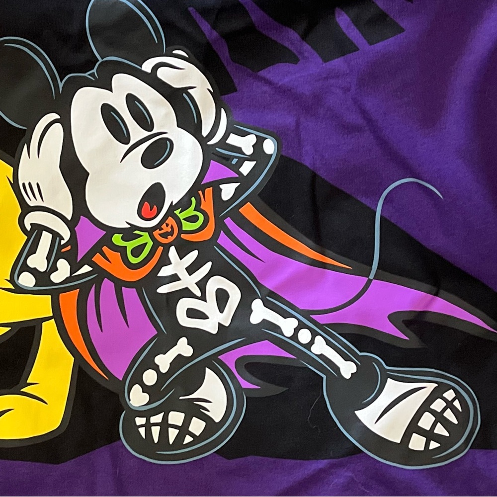 🎃👻🚢 Disney Cruise Line Halloween Short Sleeve T-Shirt - Various Sizes - NWT - Picture 4 of 13